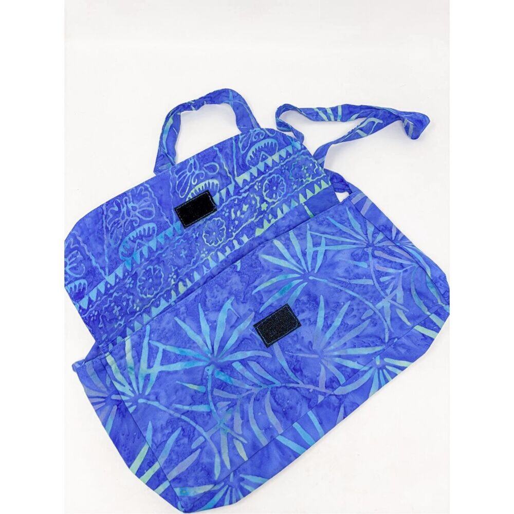 NWOT Women's Handmade Fabric Batik Geometric Print Crossbody Bag Blue One Size - Picture 2 of 3